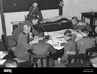 Les officiers de la Wehrmacht à la Kriegsschule (école militaire) à ...
