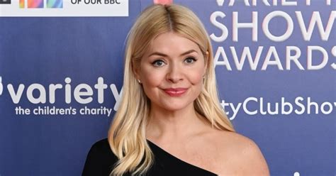 This Mornings Holly Willoughby Enjoys Christmas Trip With Famous Pals