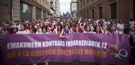 manifestación en pamplona contra agresiones sexuales en sanfermines 2017
