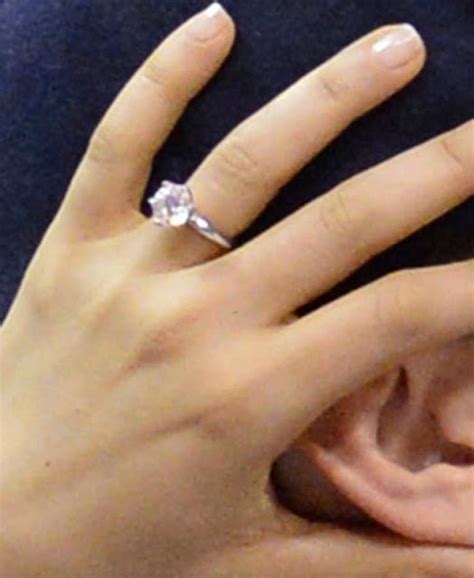 Mila Kunis Engagement Ring Celebrity Engagement Rings