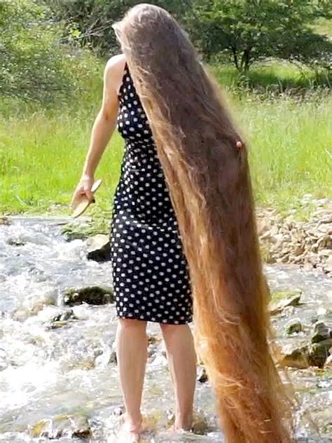 Video Getting Her Floor Length Hair Wet Realrapunzels