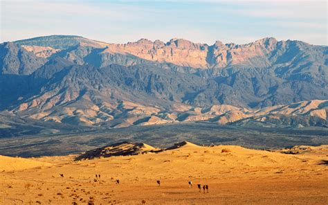 High Definition Picture Of Desert Photo Of Mountains