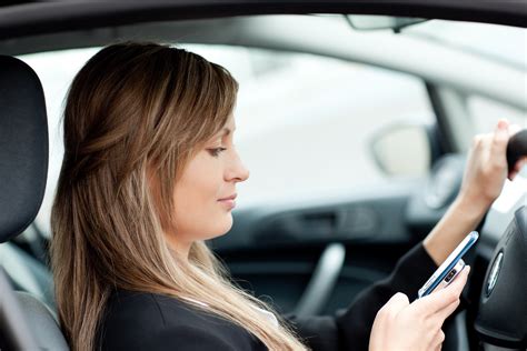 Compare san antonio, texas auto and home insurance quotes online and save with an independent agency like access insurance services. Beautiful businesswoman sending a text while driving - NIEonline