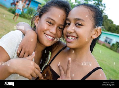 Polynesian Girls Hi Res Stock Photography And Images Alamy