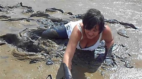 Young Girls Stuck In Deep Mud Porn Pic