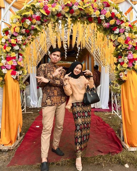 Baju couple kemeja batik kebaya panjang leher v soft pink. Model Baju Kondangan Kapel - Dres Pesta Gamis Muslimah ...