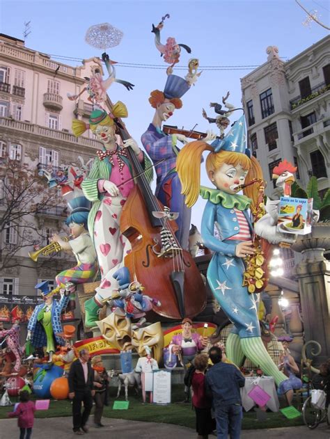 Las Fallas Valencia Valencia En Fallas Valencia España Valencia