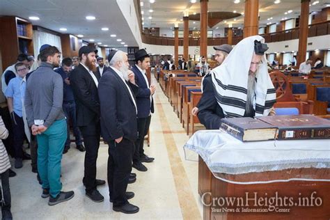 Photo Gallery Before And After Yom Kippur In Moscow Crownheights