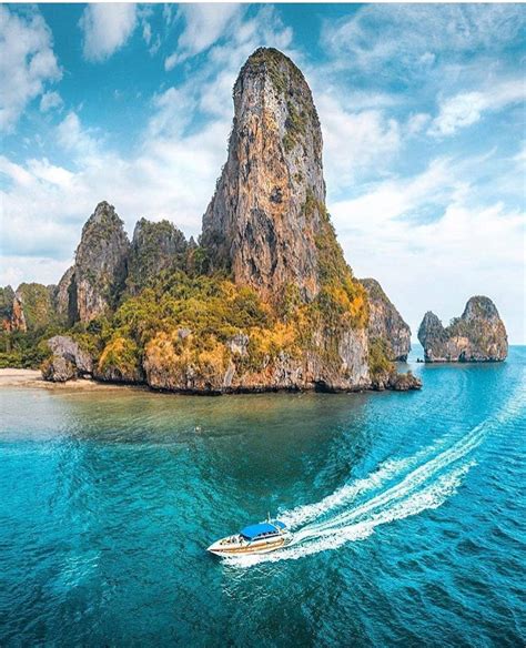 Pin By Nur Bilge On Nature And Places Railay Beach Thailand Vacation