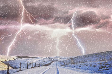 First Weather Bomb Now Thundersnow As Brits Prepare For Temp Drop