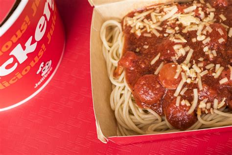 Jollibee S Long Awaited Unveiling Brings The Philippines To Chicagoland