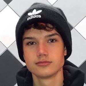 Ian Jeffrey - Bio, Family, Trivia | Famous Birthdays