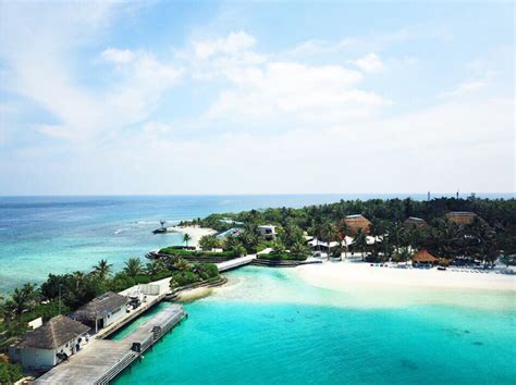 Holiday Inn Resort Kandooma Maldives Guide — Beyond The Bay