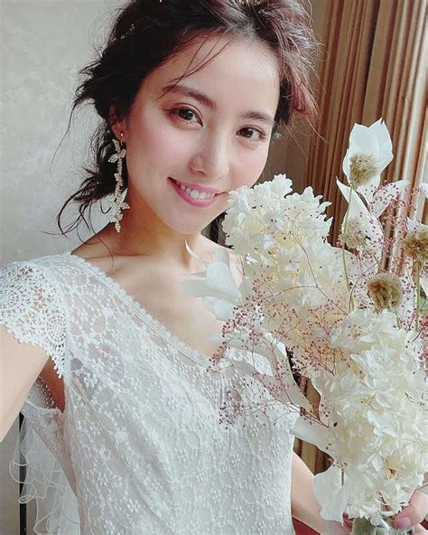 石川恋、ウエディングドレス姿を公開「和装もいいなと妄想が膨みます」 芸能写真ニュース 日刊スポーツ