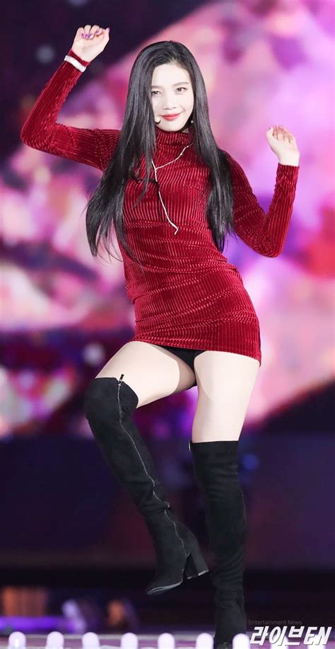 This Red Dress Reveals Red Velvet Joys Perfect Body Line Daily K Pop News