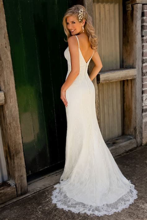 A beach wedding gown needs to be airy and light. 45 Best Wedding Dress And Gowns - The WoW Style