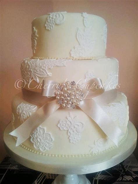 Pearl And Lace Wedding Cake Decorated Cake By Cherrys Cakesdecor