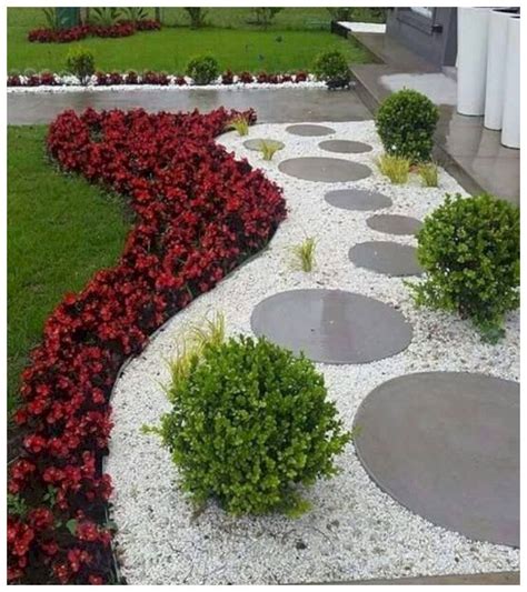 Sep 15, 2016 · (image via world of irises) decorative stone decorative stones, gravel, or aggregate can be used to create walkways, act as a backdrop for plants, and require zero water or maintenance. 59 Stunning Front Yard Courtyard Landscaping Ideas - Page ...