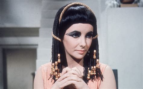 Not Egyptian And No Great Beauty What Gal Gadots Cleopatra Should