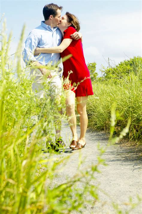 The Top 14 Springtime Activities For Couples According To