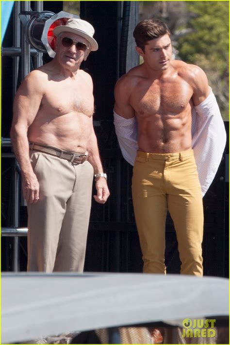 Photo Zac Efron Robert De Niro Have Shirtless Contest On Set 13