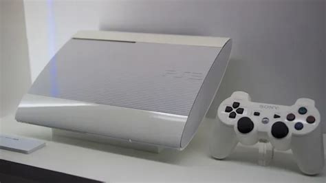 Tgs A Better Look At The Slimmer Ps3 And Vita New Colors Destructoid