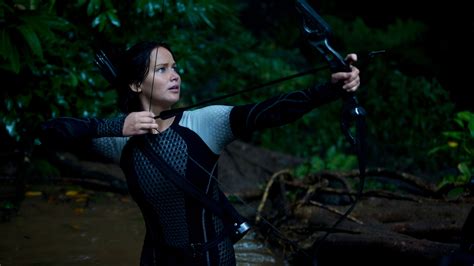 Hunger Games Catching Fire Jennifer Lawrence As Katniss Bow And Arrow