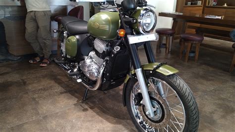 Jawa 42 Galactic Green Detailed Review With Price Specs Mileage