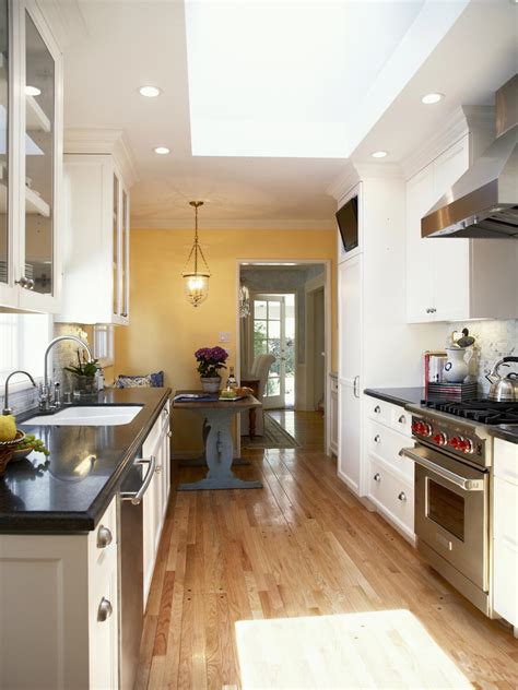 Find over 100+ of the best free kitchen design images. Save Small Condo Kitchen Remodeling Ideas Hmd Online ...