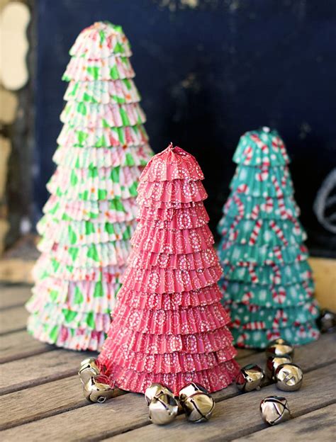 Make Your House Festive With Diy Christmas Trees Made Out Of Cupcake