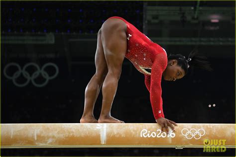Laurie Hernandez Simone Biles Win Silver Bronze For Balance Beam At