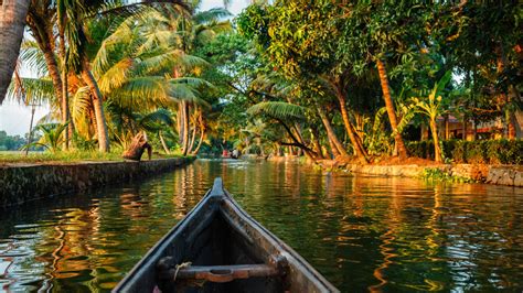 When think of an indian beach holidays, you instantly imagine palm fringed sandy beaches, crystal clear water and palm thatched bars and restaurants. Kerala Holidays | Visit Kerala, India | Steppes Travel