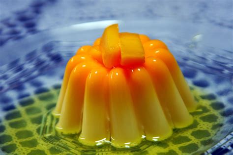 It has spread across indonesian cuisine to the cuisines of neighbouring southeast asian countries such as malaysia, singapore, brunei and the philippines. Resep Puding Mangga Kelapa Muda Enak praktis - Harian Resep