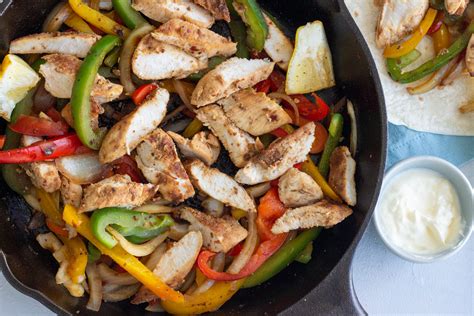 Here, we've good delicious fajita flavors, including cheese, sour cream, and some fiery crispy. Easy Chicken Fajitas | Chicken Fajita Wraps