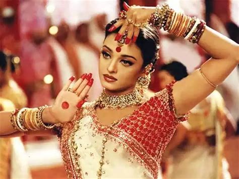 Looking Back At Aishwarya Rais Opulent Fashion Choices In Devdas