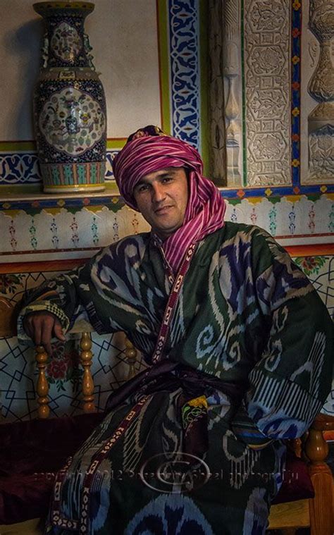 Uzbek Man Ikat Uzbek Clothing Traditional Outfits World Cultures