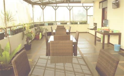 View 5 photos and read 11 reviews. Bantal Guling Guest House Alun-alun Bandung di Bandung ...