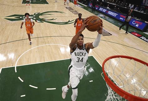 Milwaukee Bucks Fight Back To Beat Suns Level Nba Finals Series