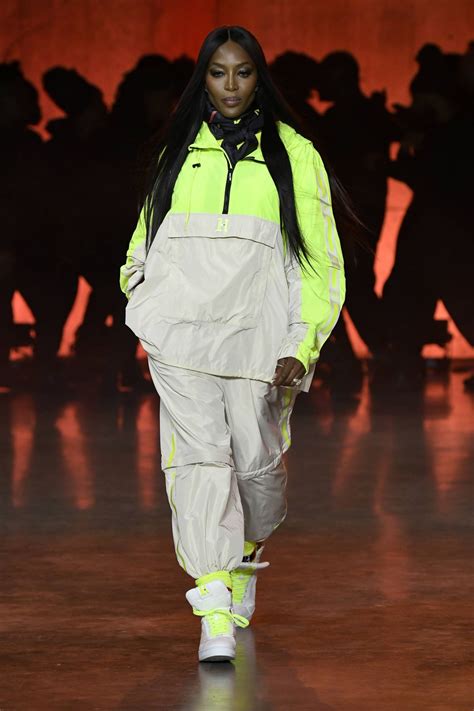 Cover look naomi campbell wears a dior haute couture dress. NAOMI CAMPBELL at TommyNow Show at London Fashion Week 02 ...