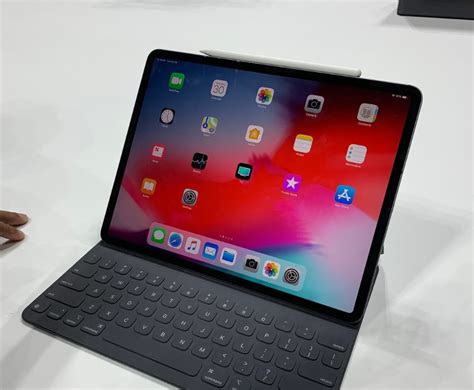 Apples Newly Released Ipad Pro Tends To Bend Pretty Easily News Front