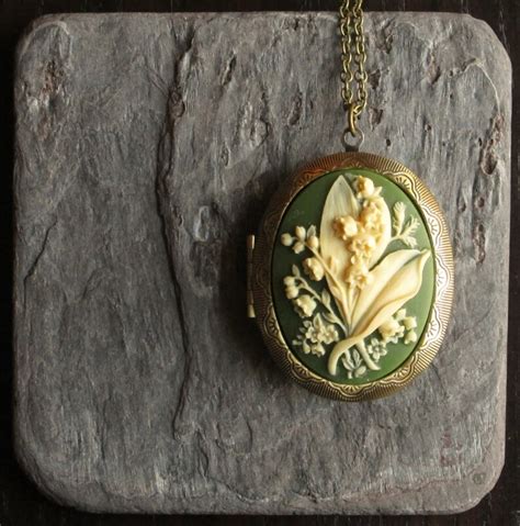 Green Lily Flower Cameo Necklace Green Cameo Necklace Lily Etsy