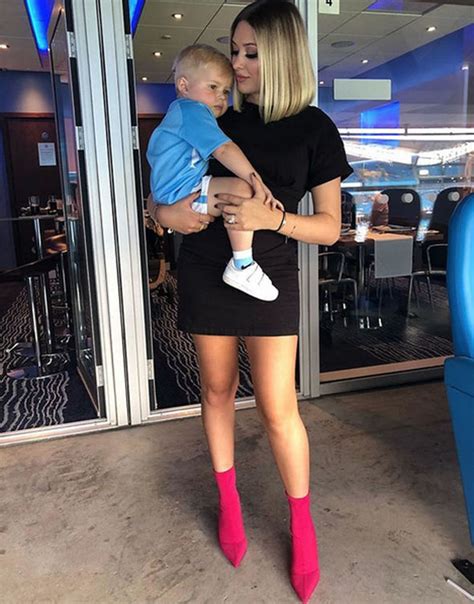 Wife and kids 2 how much is kevin de bruyne net worth? De Bruyne wife Michele Lacroix throwback picture before ...