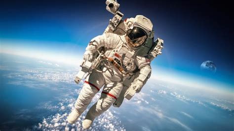 5 Kebiasaan Unik Yang Dilakukan Oleh Astronot Di Luar Angkasa
