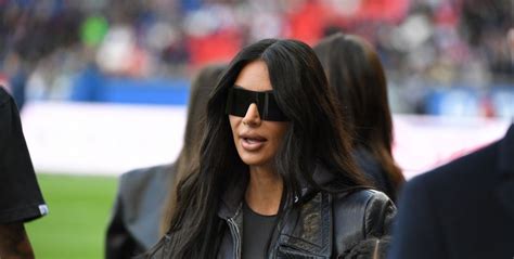 kim kardashian assiste au match de championnat de ligue 1 uber eats opposant le paris saint
