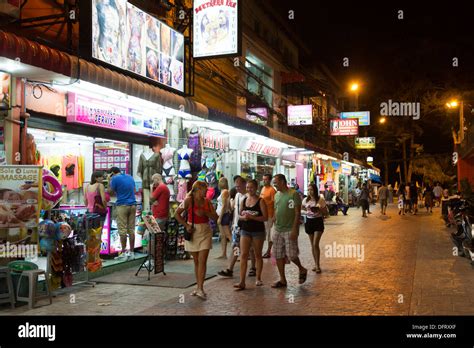 Nightlife Phuket Thailand Fotos Und Bildmaterial In Hoher Aufl Sung Alamy