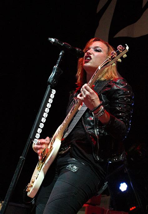 Photo Feature Halestorms Lzzy Hale And Her Gorgeous Gibson Explorer
