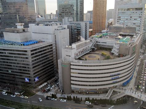 Jun 12, 2018 · 2018年6月1日にリニューアルオープンした阪神梅田本店（阪神百貨店）。立ち食い店舗が軒を連ねる「スナックパーク」（通称:スナパー）が待望の復活！以前から人気のあった「阪神名物 いか焼き」「元祖ちょぼ焼き本舗」などを含め、合計13店がそろいました。この新生スナックパークは、生. 阪神百貨店、建替えスケジュールが決定