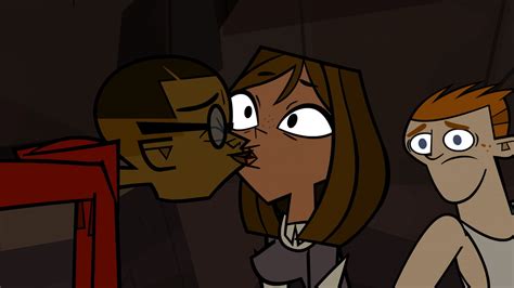 Image Cameron Kissed Courtneypng Total Drama Wiki Fandom Powered