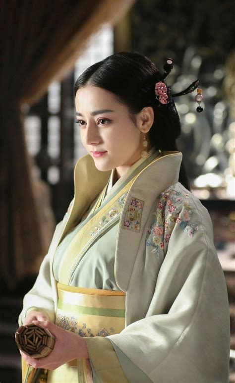 pin-by-tsang-eric-on-chinese-actress-chinese-beauty,-chinese-women,-chinese-clothing