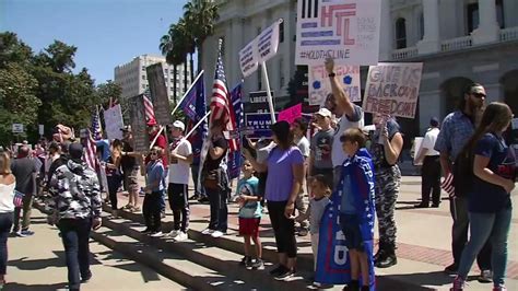 Reopening California Huge Reopen California Crowd Gathers In Sacramento Sf Socal To Demand